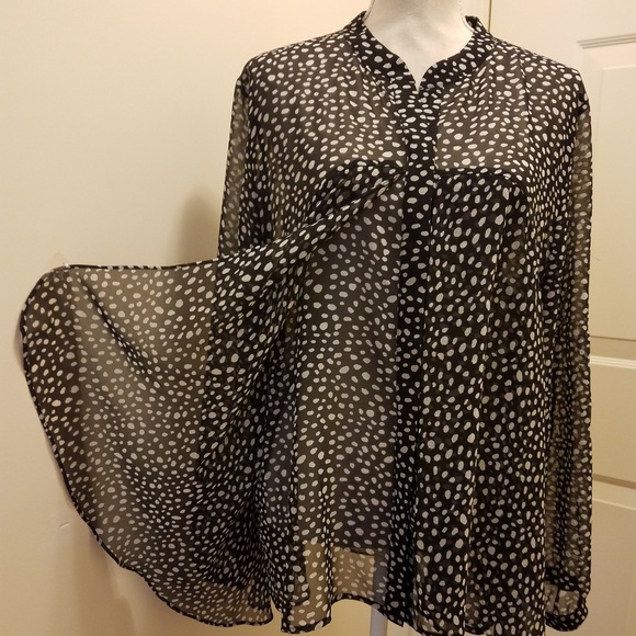 Chico's Tops - Chico's blouse in 2 layers - front opening